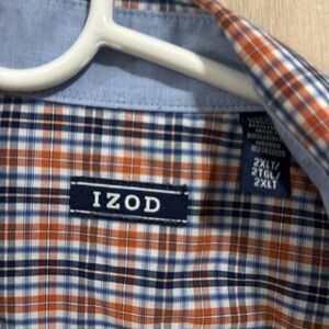 Men’s long sleeve button down dress shirt.